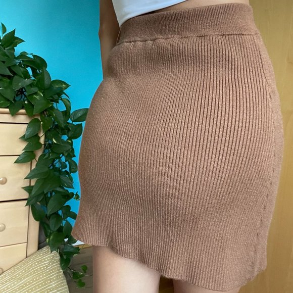 Camel Knit Mini Skirt - Picture 3 of 3